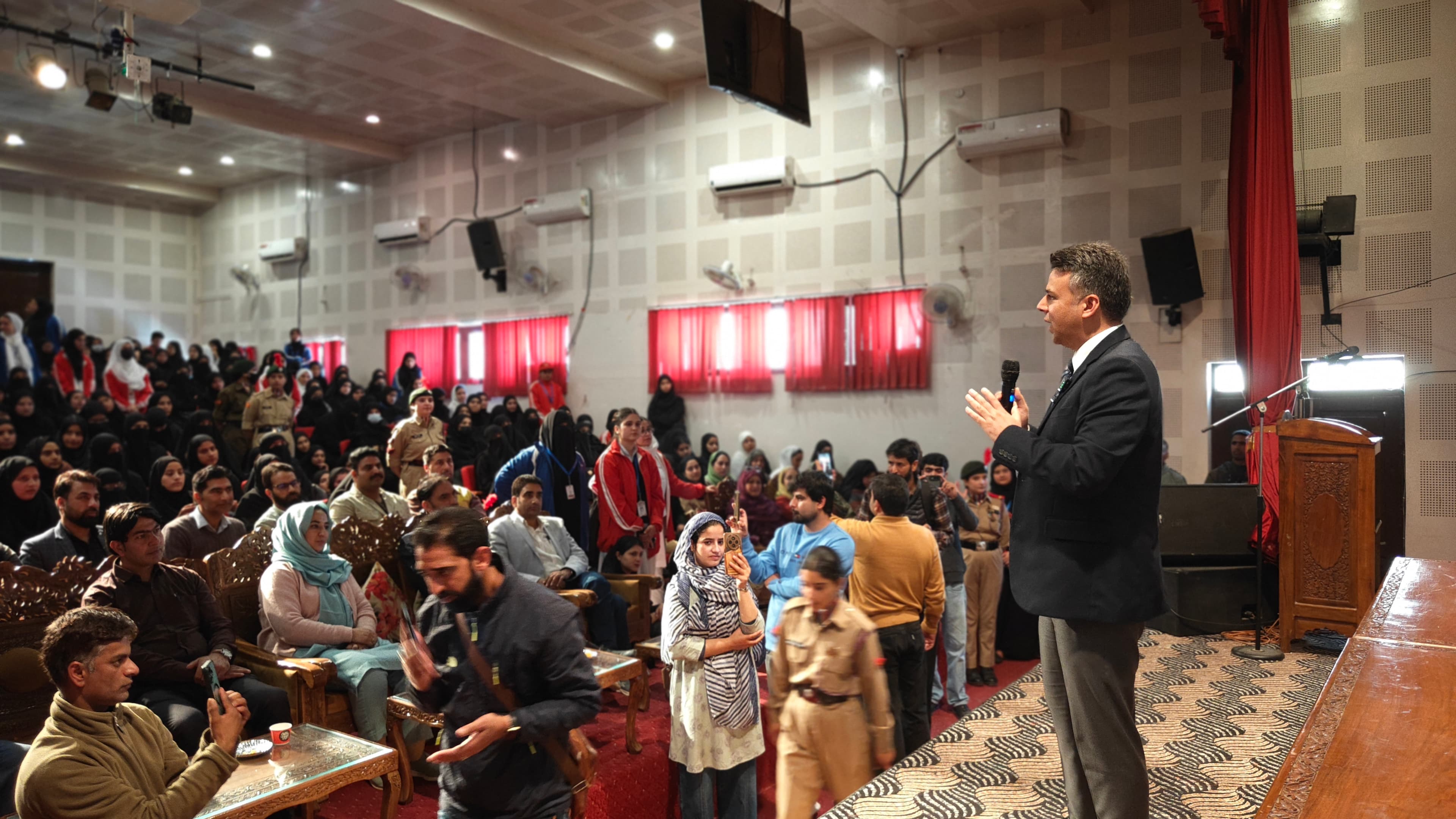 Aspirants preparing at Exceptional IAS Academy